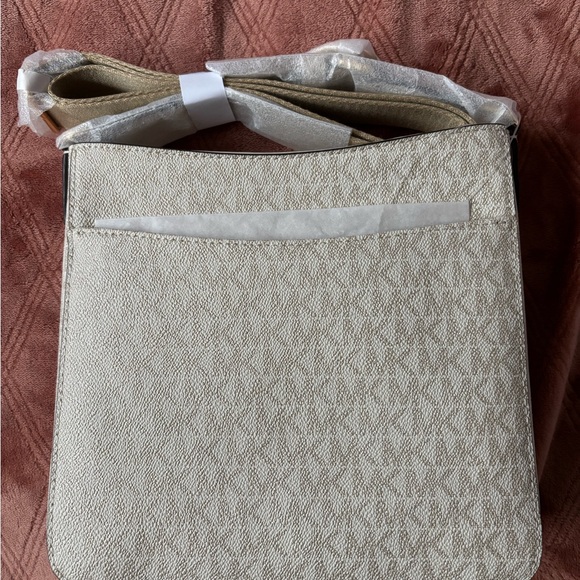 Michael Kors Jet Set Travel Cream and Gold Crossbody Bag - Picture 3 of 6